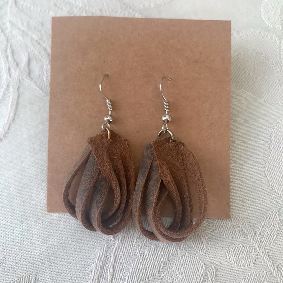 Earrings - Picture 2 of 5